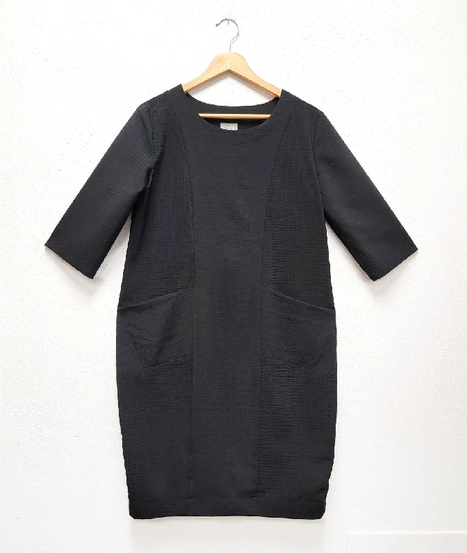 Niche - Seersucker - Friday Dress - Black